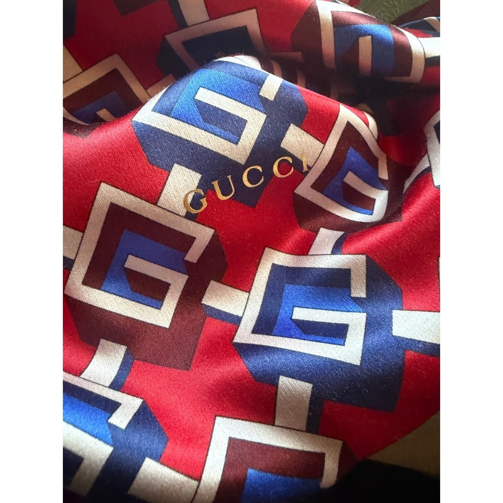 Gucci Voyage Satin Slippers Mens 14 Red Blue GG Geometric Print Italy New in Box - Picture 2 of 7
